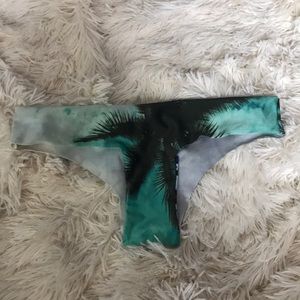 Cheeky bikini bottom